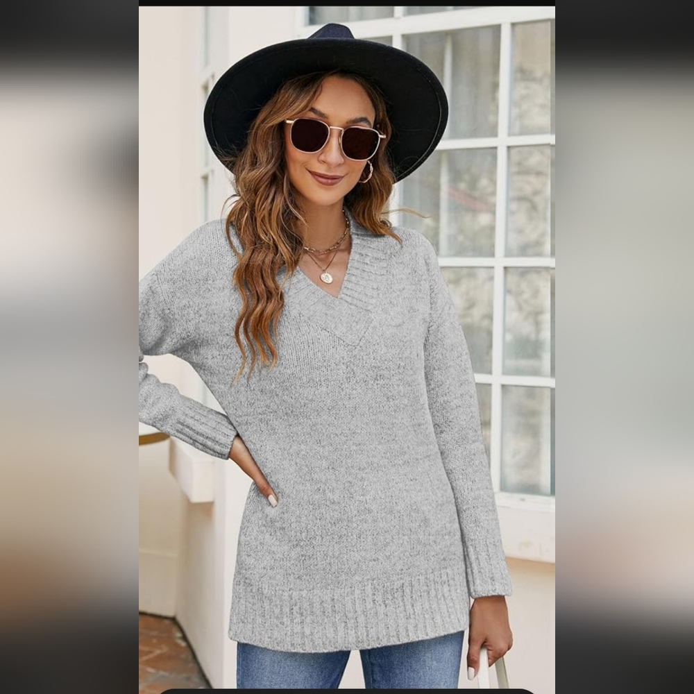 Chaps Light Gray V-Neck Women's Sweater